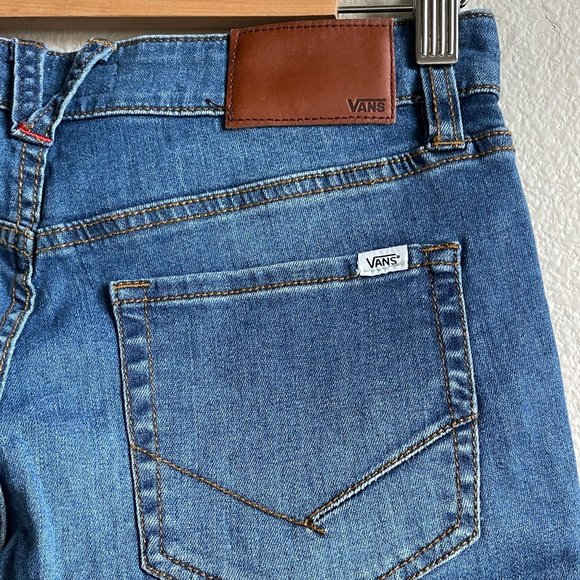 Vans‎ Jeans Skinny Fit Straight Blue Denim Mid Rise Medium Wash NWT Womens 5/27 - Picture 7 of 13